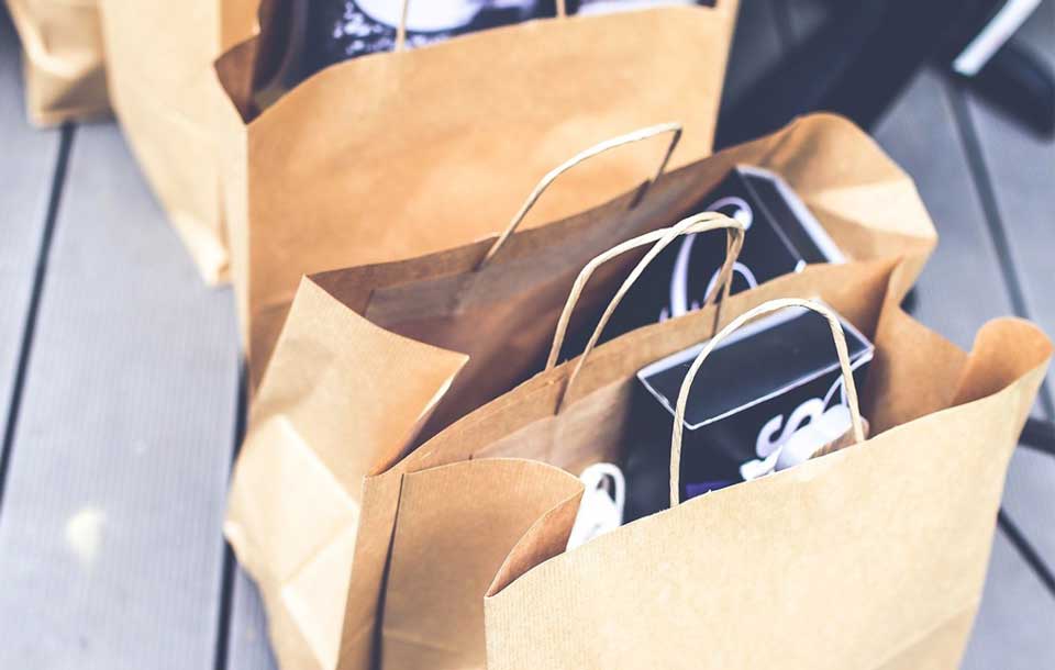 Imagine the joy of your guests as they receive these welcome bags at the  hotel for your wedding ✨ Elevate their experience with a touch of… |  Instagram