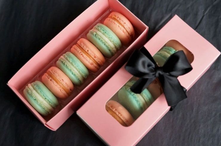 Macaron tray and sleeve box