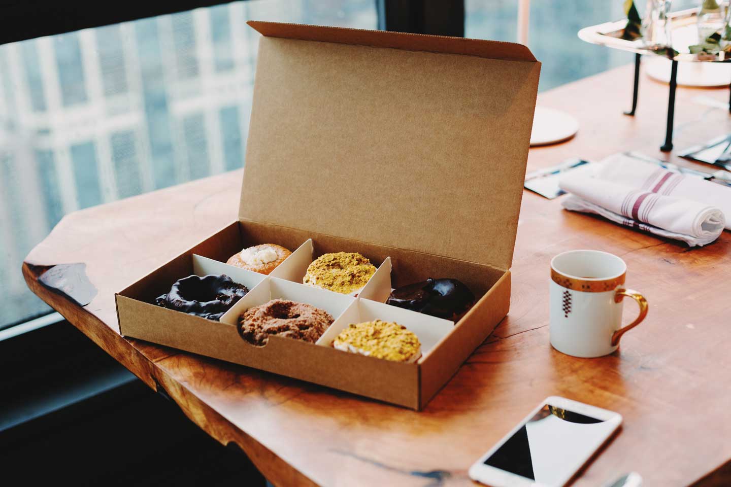 Box dividers for donuts