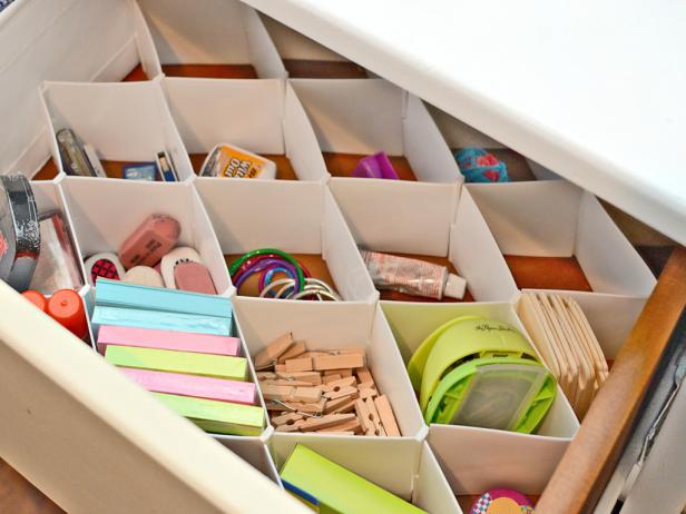 Interlocking dividers in drawer