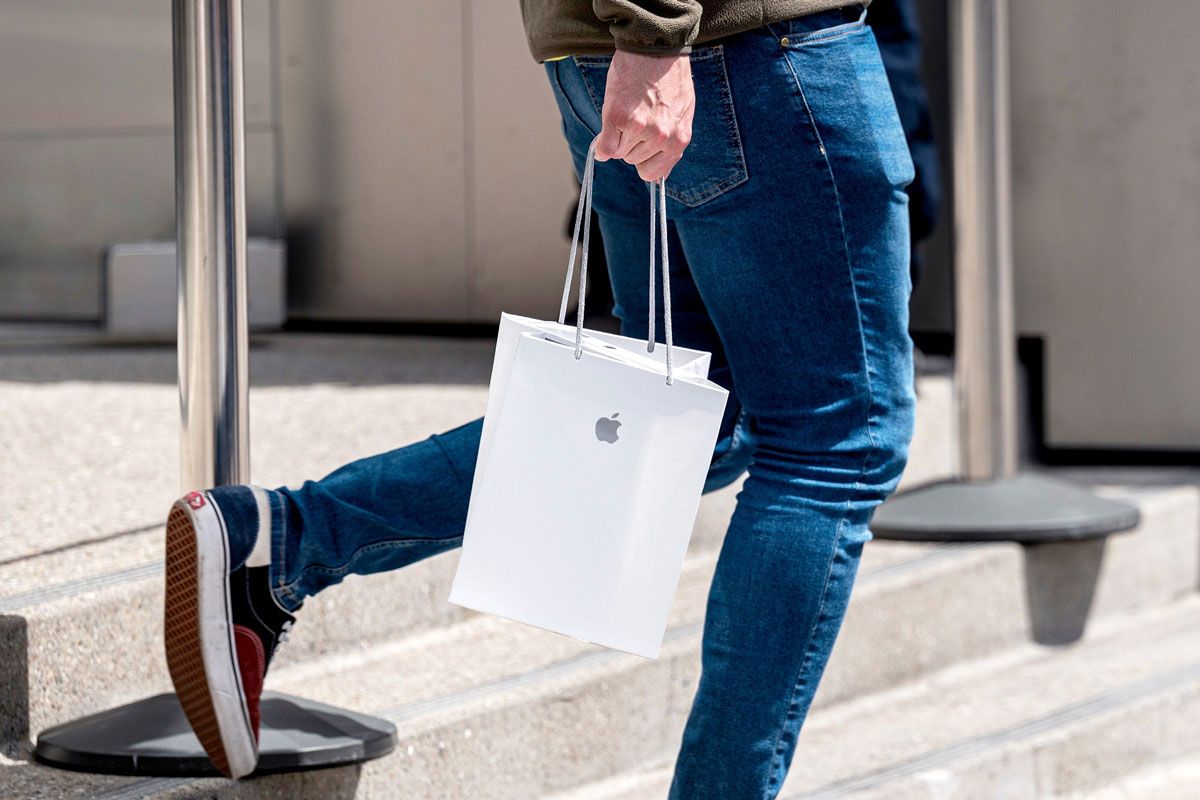 Apple retail paper bag rope handles